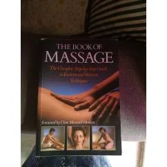 Обложка книги «The complete book of massage»