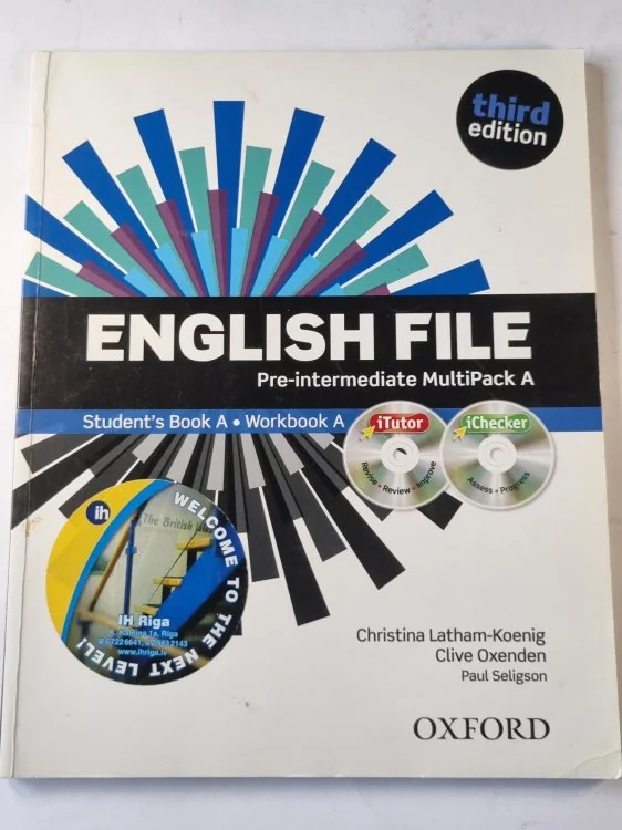 Обложка книги «English file. Pre-intermediate Multipack A»