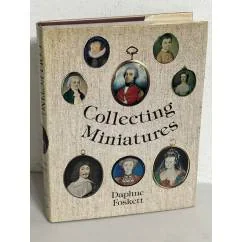 Обложка книги «Collecting Miniatures»