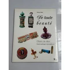 Обложка книги «De toute beaut. Objets de dsir : poudriers, rouges lvres, flacons»