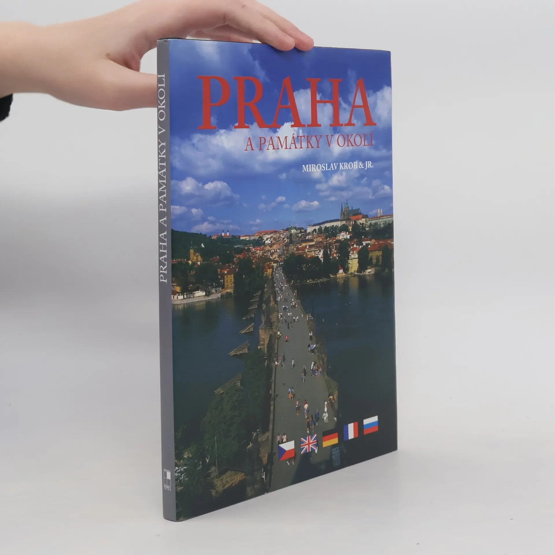 Обложка книги «Praha a památky v okolí»