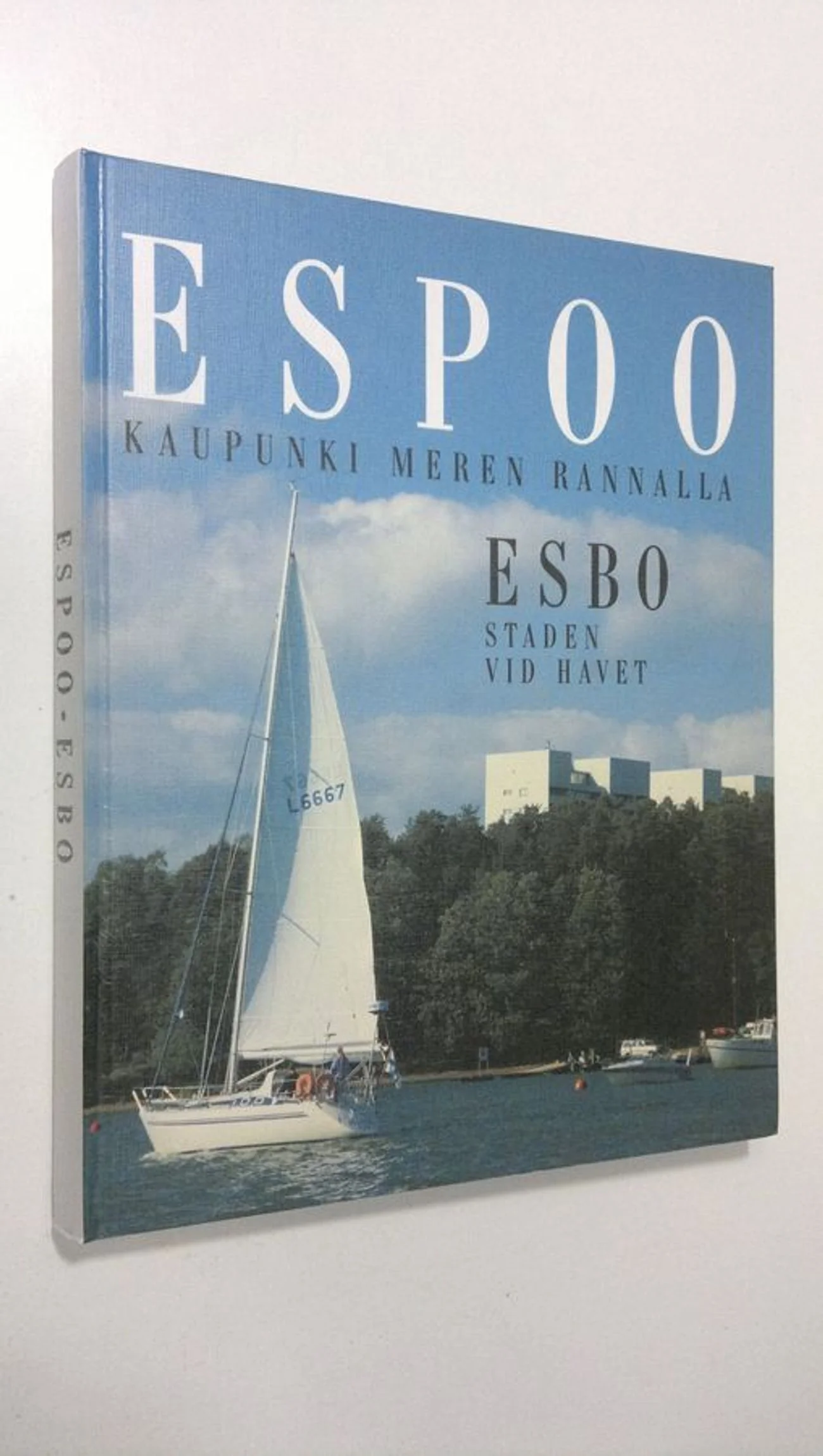 Обложка книги «Espoo : kaupunki meren rannalla = Esbo : staden vid havet = Espoo : city by the sea = Espoo : Stadt am Finnischen Meerbusen = Espo : gorod na beregu morja = Espoo : varos a tenger partjan»