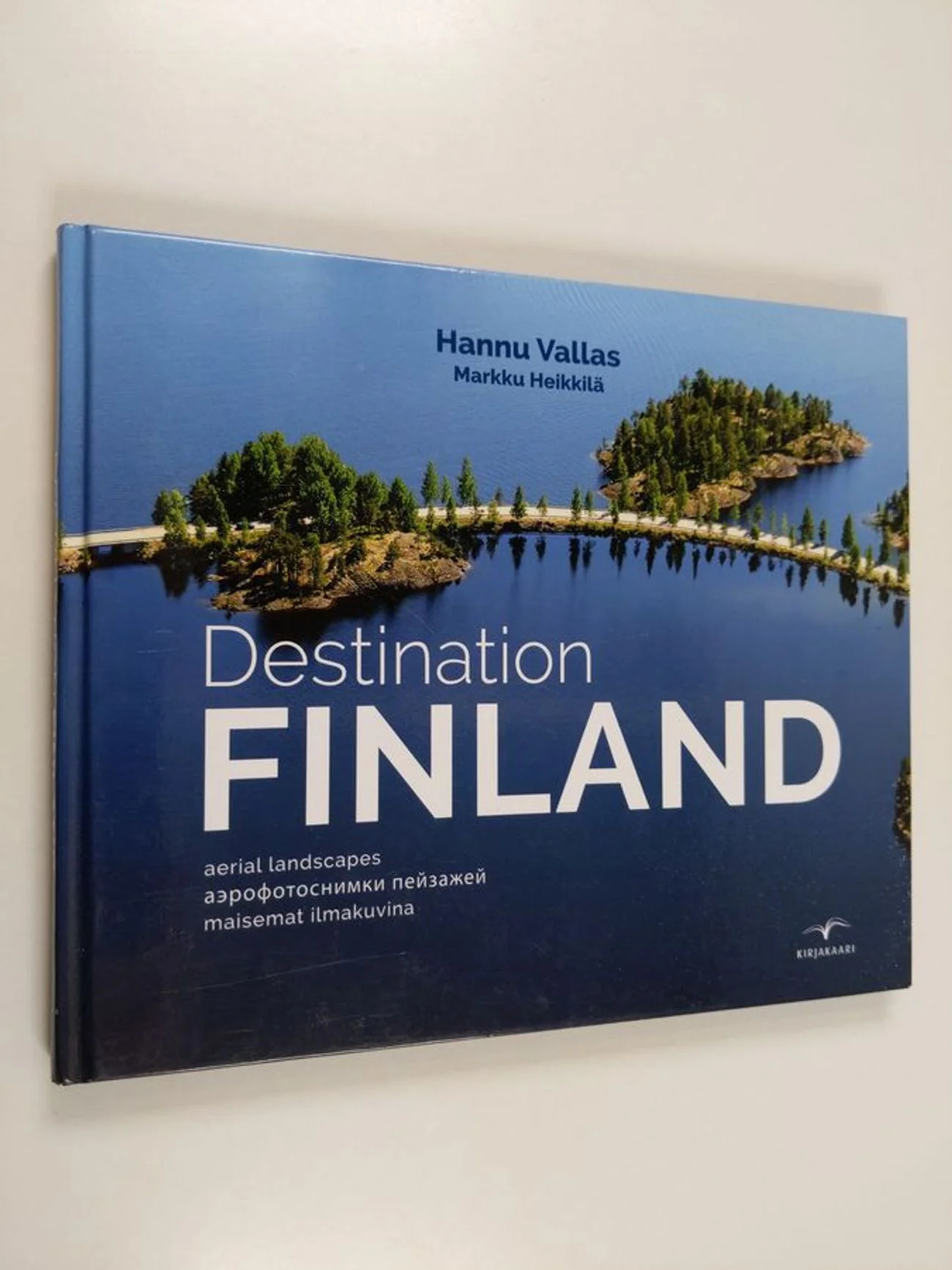 Обложка книги «Destination Finland : aerial landscapes = aèrofotosnimki pejzažej = maisemat ilmakuvina»