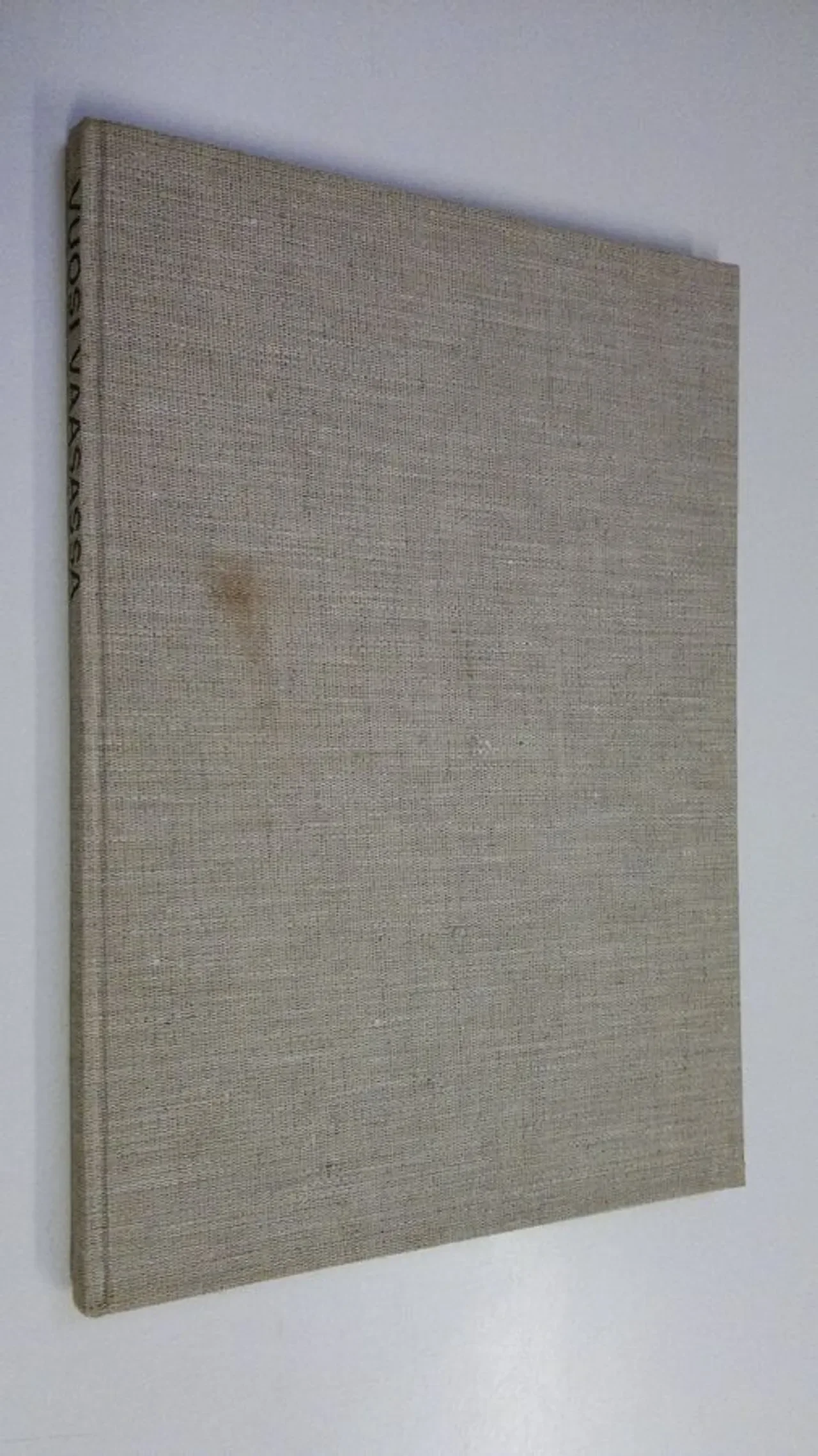 Обложка книги «Vuosi Vaasassa = Vasa året om = The year in Vaasa = Ein Jahr in Vaasa = God v Vaasa»